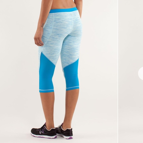 Lululemon Beach Runner Crop Leggings - Picture 3 of 16